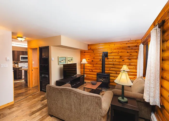 Overlander Mountain Lodge